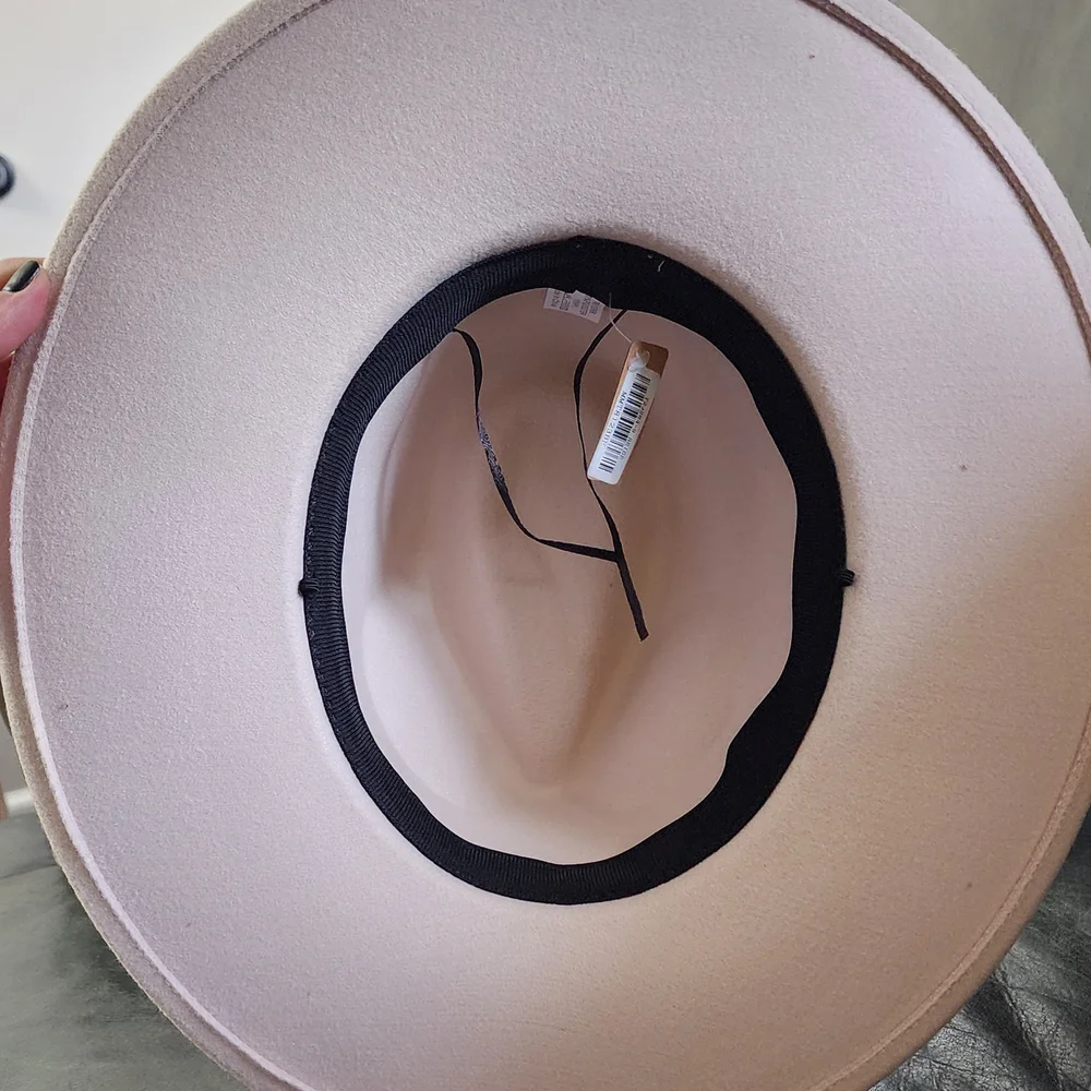 Buckle Cream Hat with Black Accents - Picture 7 of 7